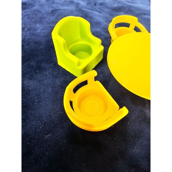 Vintage Fisher Price Little‎ Peoples Table And Chairs Yellow And Green - Picture 8 of 10